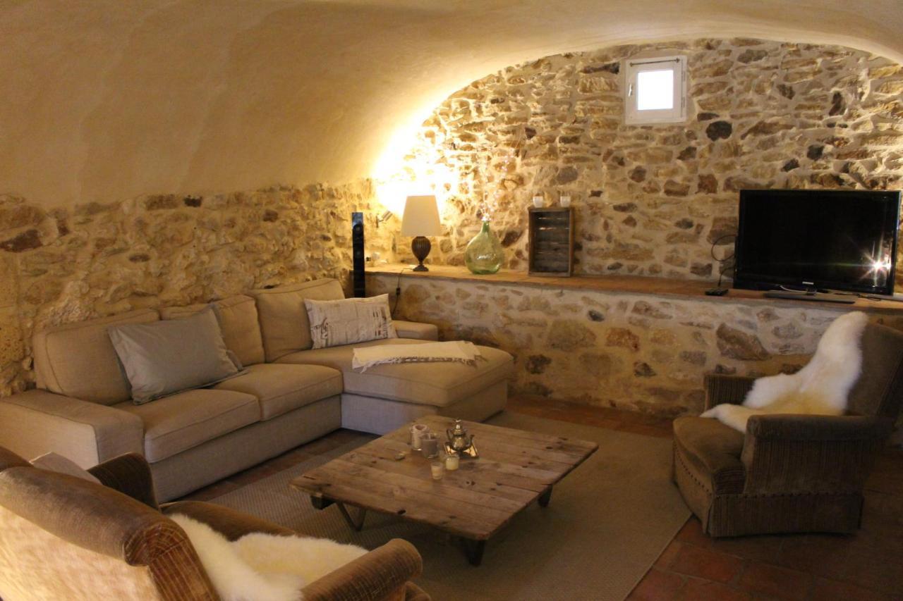 Mas Les Romarins, 10 Min D'Uzes, Piscine Et Grand Jardin Clos, Jeux, Nid De Repos Et Base Pour Activites Dans Le Gard (Adults Only) Uzès Exterior foto
